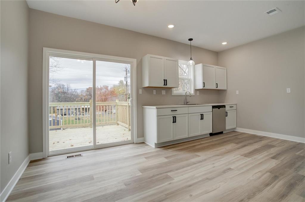 1104 Northeast Columbus Street Lee's Summit, MO 64086 - Photo 7 of 28