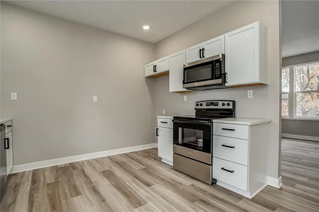 $335,000 | 1104 Northeast Columbus Street, Lee's Summit, MO 64086