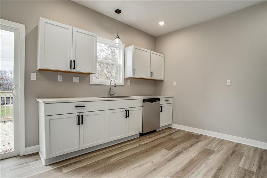 1104 Northeast Columbus Street Lee's Summit, MO 64086 - Photo 9 of 28