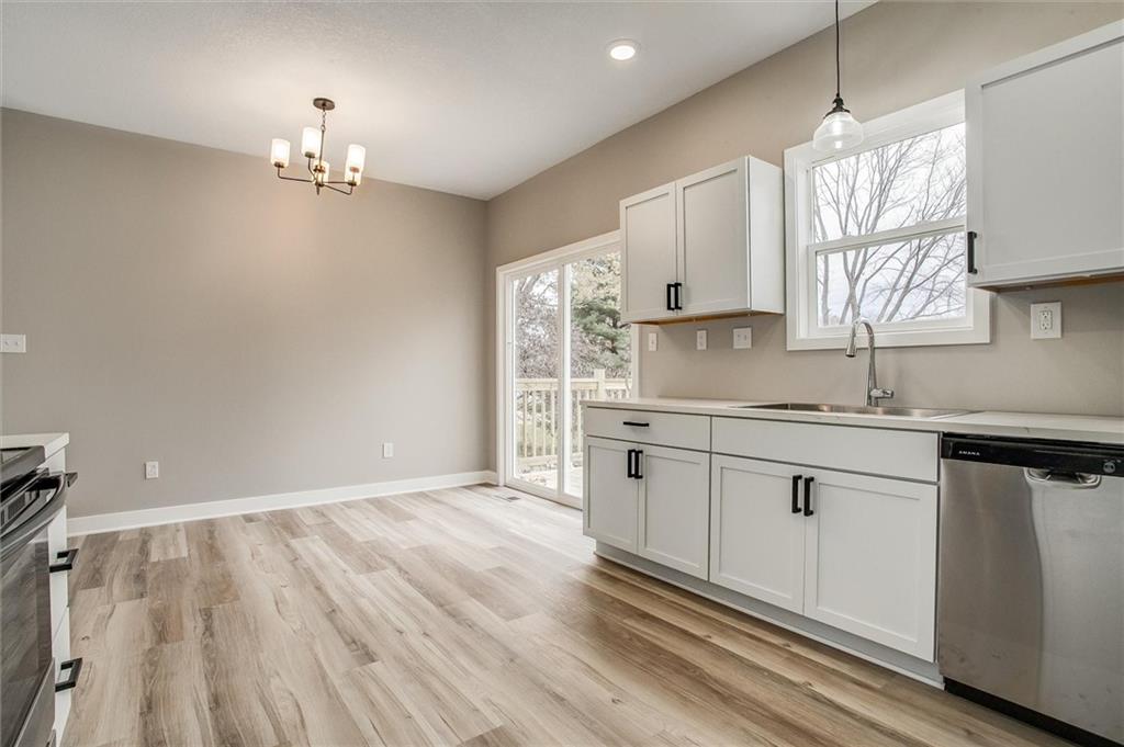 1104 Northeast Columbus Street Lee's Summit, MO 64086 - Photo 10 of 28