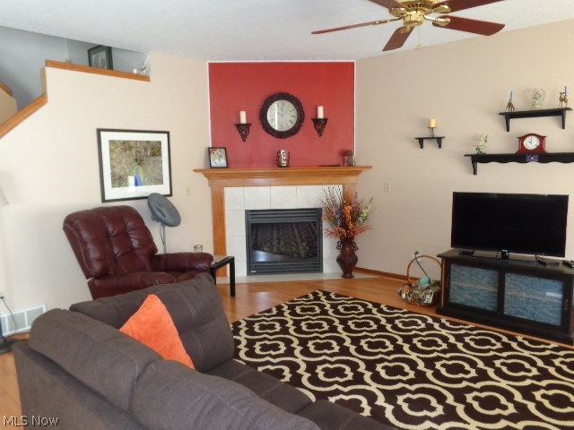 5964 Ravine Boulevard Parma, OH 44134 - Photo 8 of 28 Fireplace