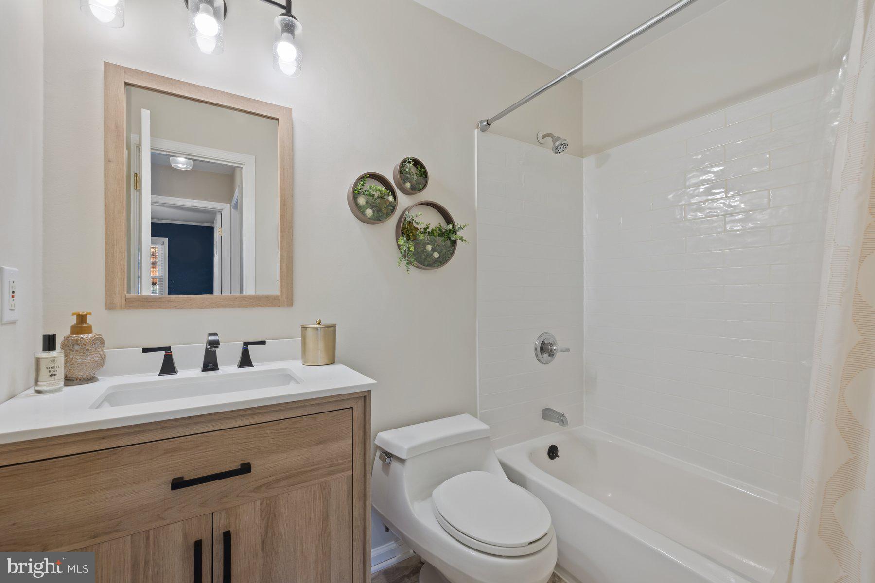 1606 Angus Court Crofton, MD 21114 - Photo 26 of 52 Full Bathroom #2
