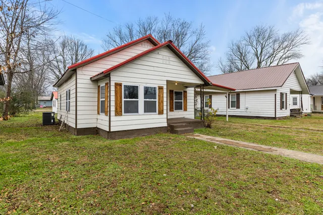 $1,100 | 508 5th Street, Lawrenceburg, TN 38464