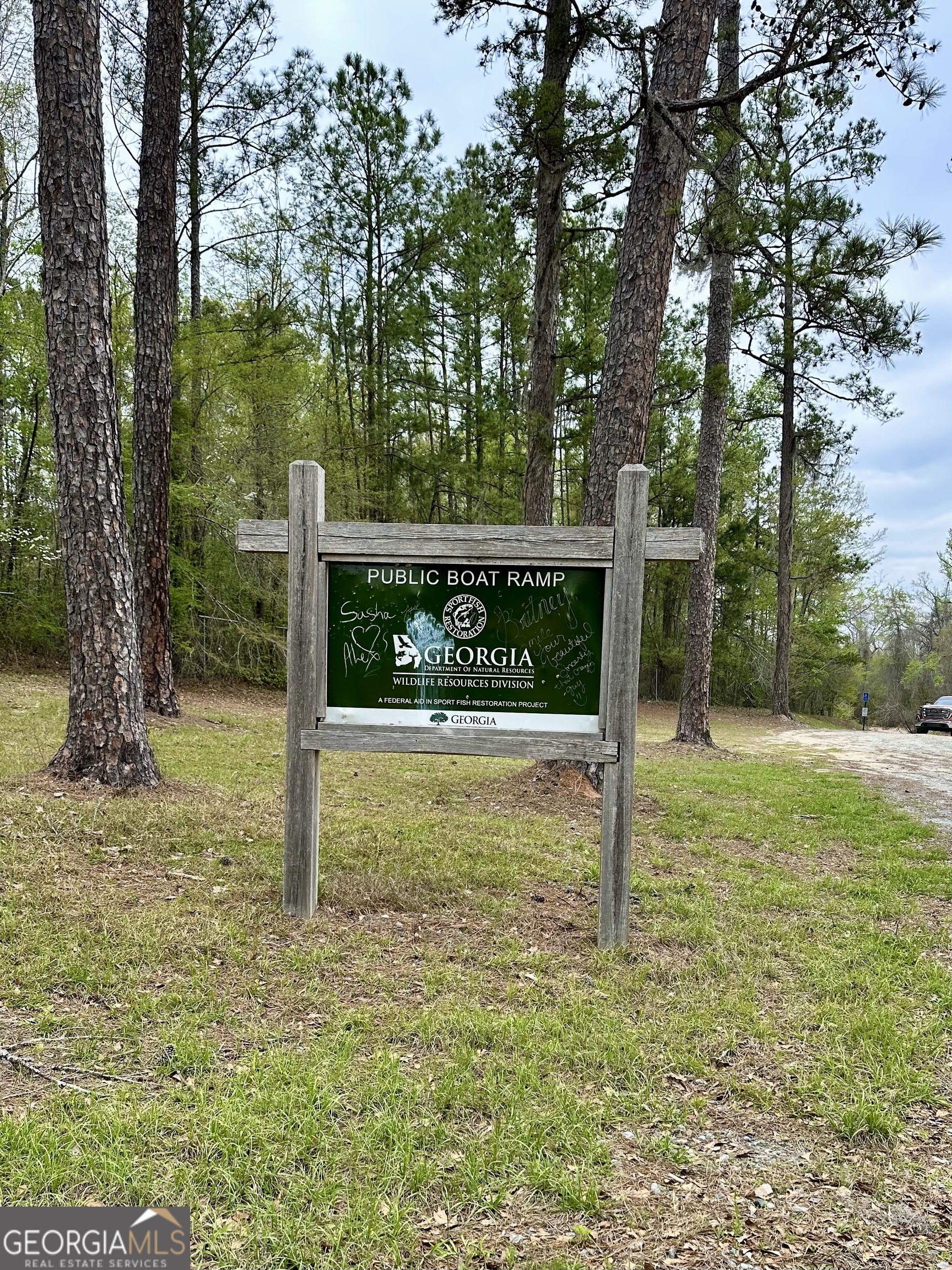 1976 Rock Springs Road Dublin, GA 31021 - Photo 9 of 13 a view of a garden with a tree