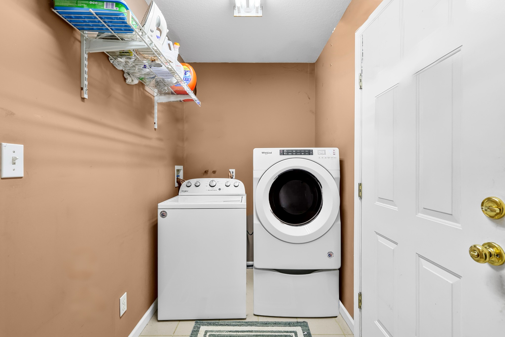 126 4th Avenue North Baxter, TN 38544 - Photo 16 of 33 a utility room with dryer and washer