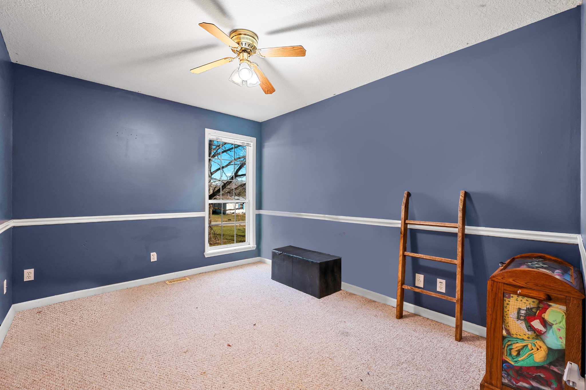 126 4th Avenue North Baxter, TN 38544 - Photo 19 of 33 a view of room with window and workspace