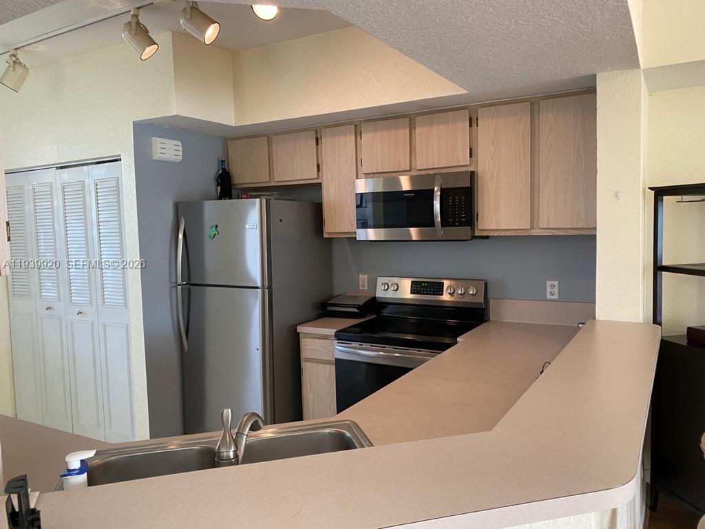 751 Southwest 148th Avenue, Unit 1008 Sunrise, FL 33325 - Photo 7 of 11