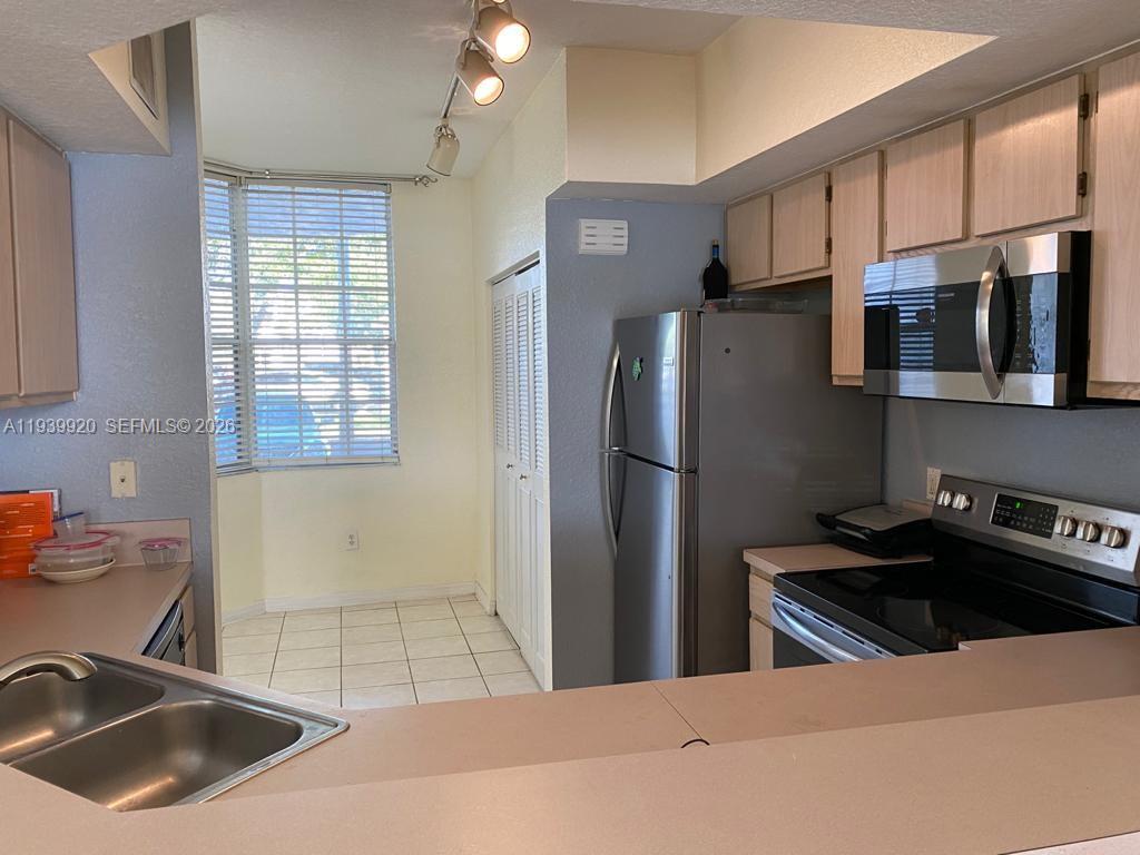 751 Southwest 148th Avenue, Unit 1008 Sunrise, FL 33325 - Photo 8 of 11