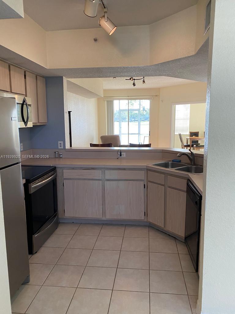 751 Southwest 148th Avenue, Unit 1008 Sunrise, FL 33325 - Photo 9 of 11