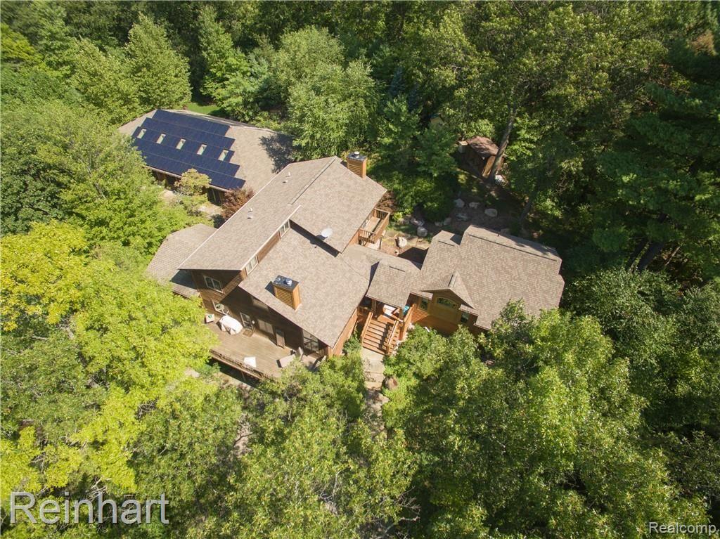 8076 Teahen Road Brighton, MI 48116 - Photo 2 of 41 DJI_0016.jpg