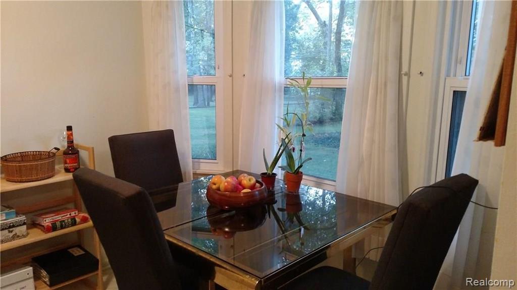21350 Greenview Road Southfield, MI 48075 - Photo 9 of 32