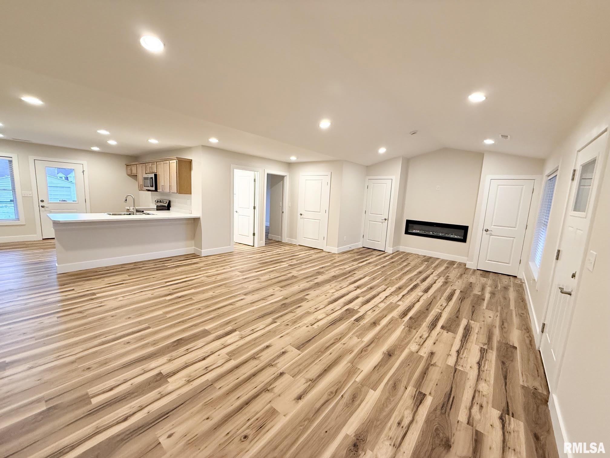 2264 Chestnut Street Quincy, IL 62301 - Photo 2 of 19 Gallery Image 2