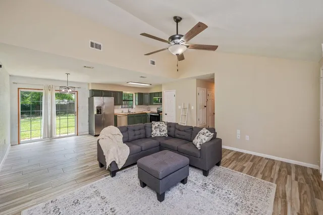 $1,600 | 212 Grand Prix Drive, Crestview, FL 32536