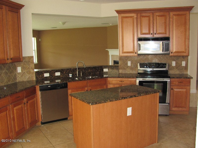 608 Spruce Creek Road St. Johns, FL 32259 - Photo 2 of 5 kitchen