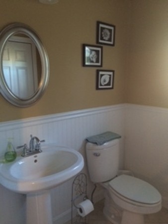 22 Roland Way Milford, MA 01757 - Photo 11 of 25 Gallery Image 11
