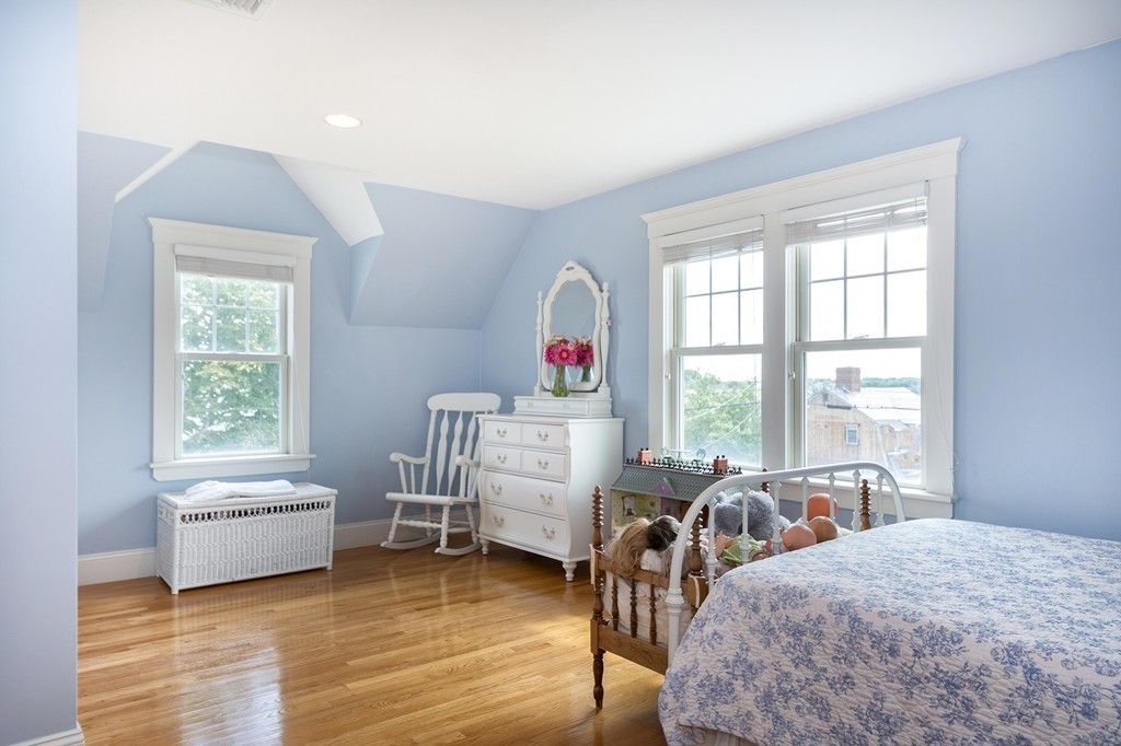 160 Edward Foster Road Scituate, MA 02066 - Photo 24 of 30 a living room with furniture and a window