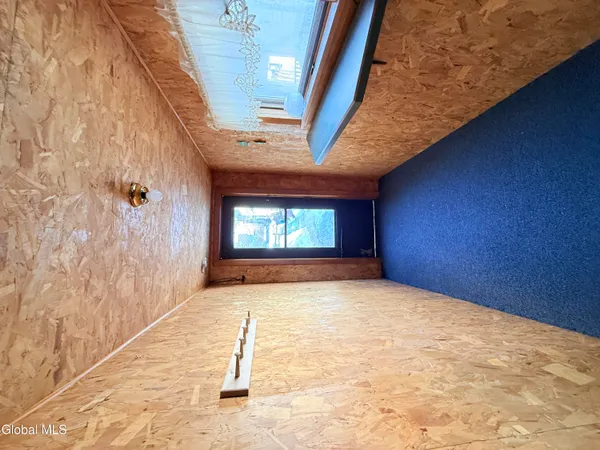 $1,400 | 304 North Main Street, Gloversville, NY 12078