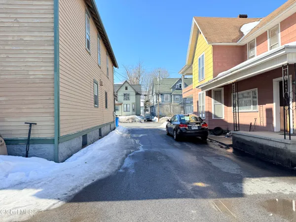 $1,400 | 304 North Main Street, Gloversville, NY 12078
