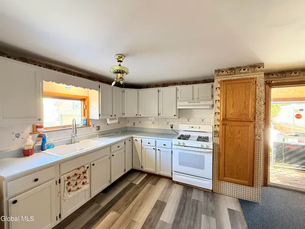 $1,400 | 304 North Main Street, Gloversville, NY 12078