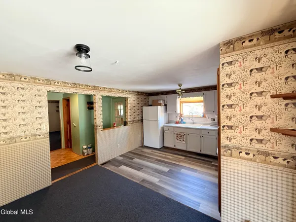 $1,400 | 304 North Main Street, Gloversville, NY 12078