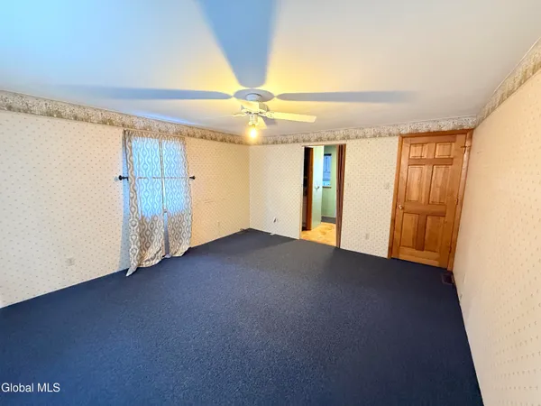 $1,400 | 304 North Main Street, Gloversville, NY 12078