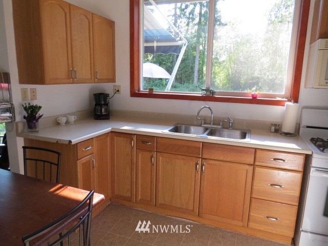 250 East Benson Loop Road Shelton, WA 98584 - Photo 5 of 13 Gallery Image 5