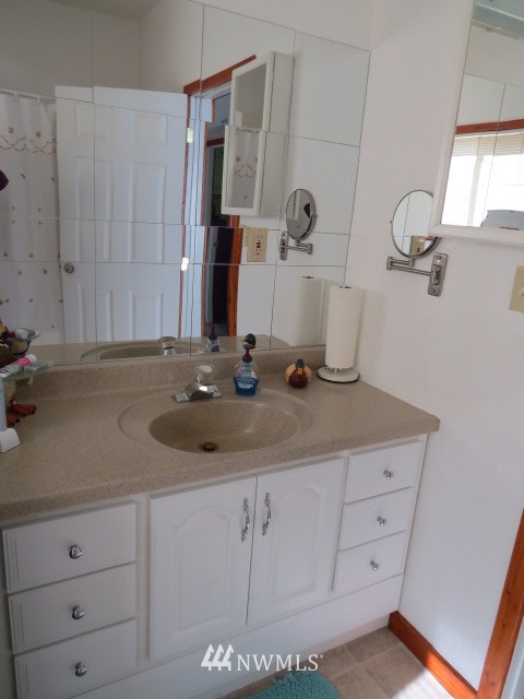 250 East Benson Loop Road Shelton, WA 98584 - Photo 8 of 13 Gallery Image 8