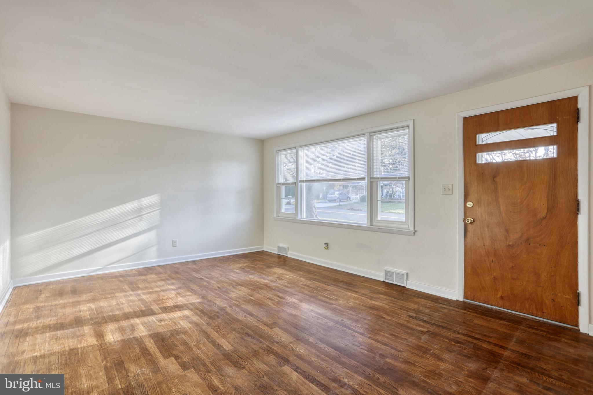 2449 Cambridge Road York, PA 17402 - Photo 14 of 39 Gallery Image 14