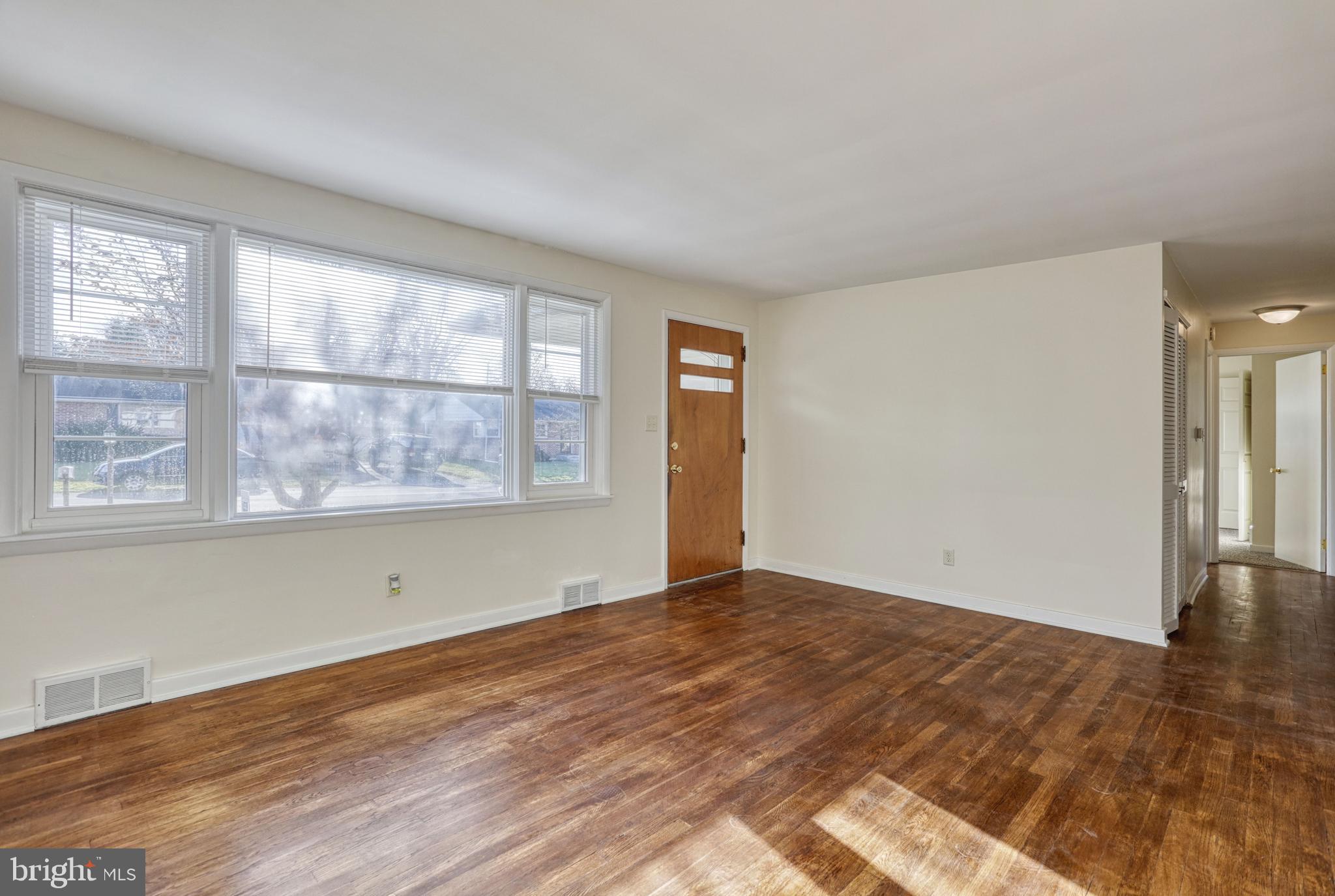 2449 Cambridge Road York, PA 17402 - Photo 15 of 39 Gallery Image 15