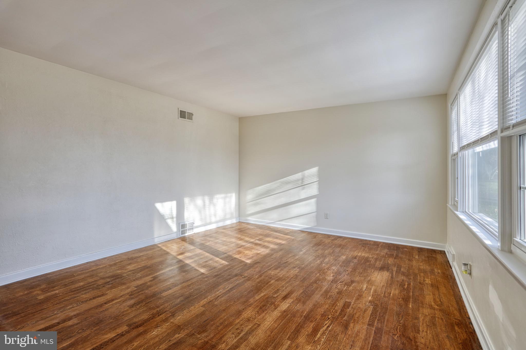 2449 Cambridge Road York, PA 17402 - Photo 16 of 39 Gallery Image 16