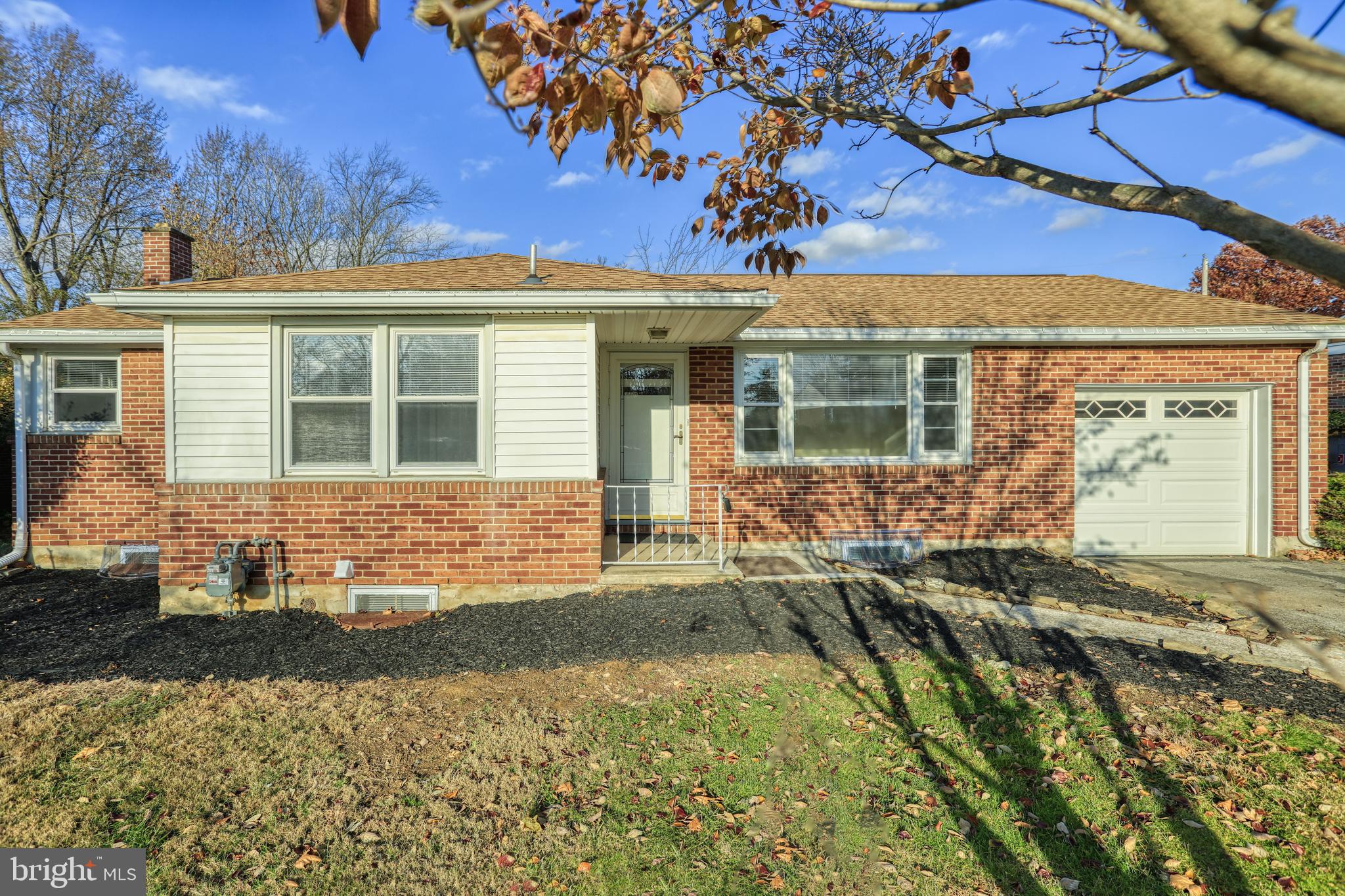 2449 Cambridge Road York, PA 17402 - Photo 3 of 39 Gallery Image 3