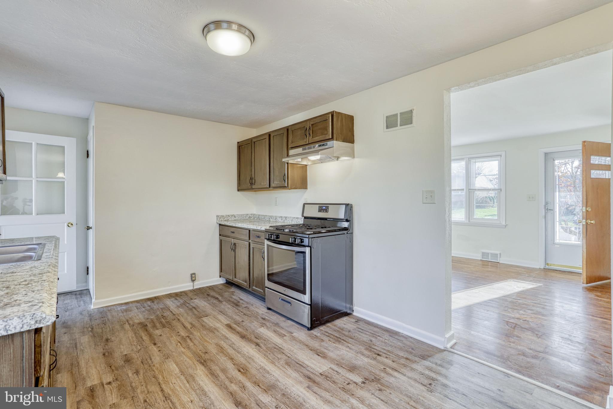2449 Cambridge Road York, PA 17402 - Photo 21 of 39 Gallery Image 21
