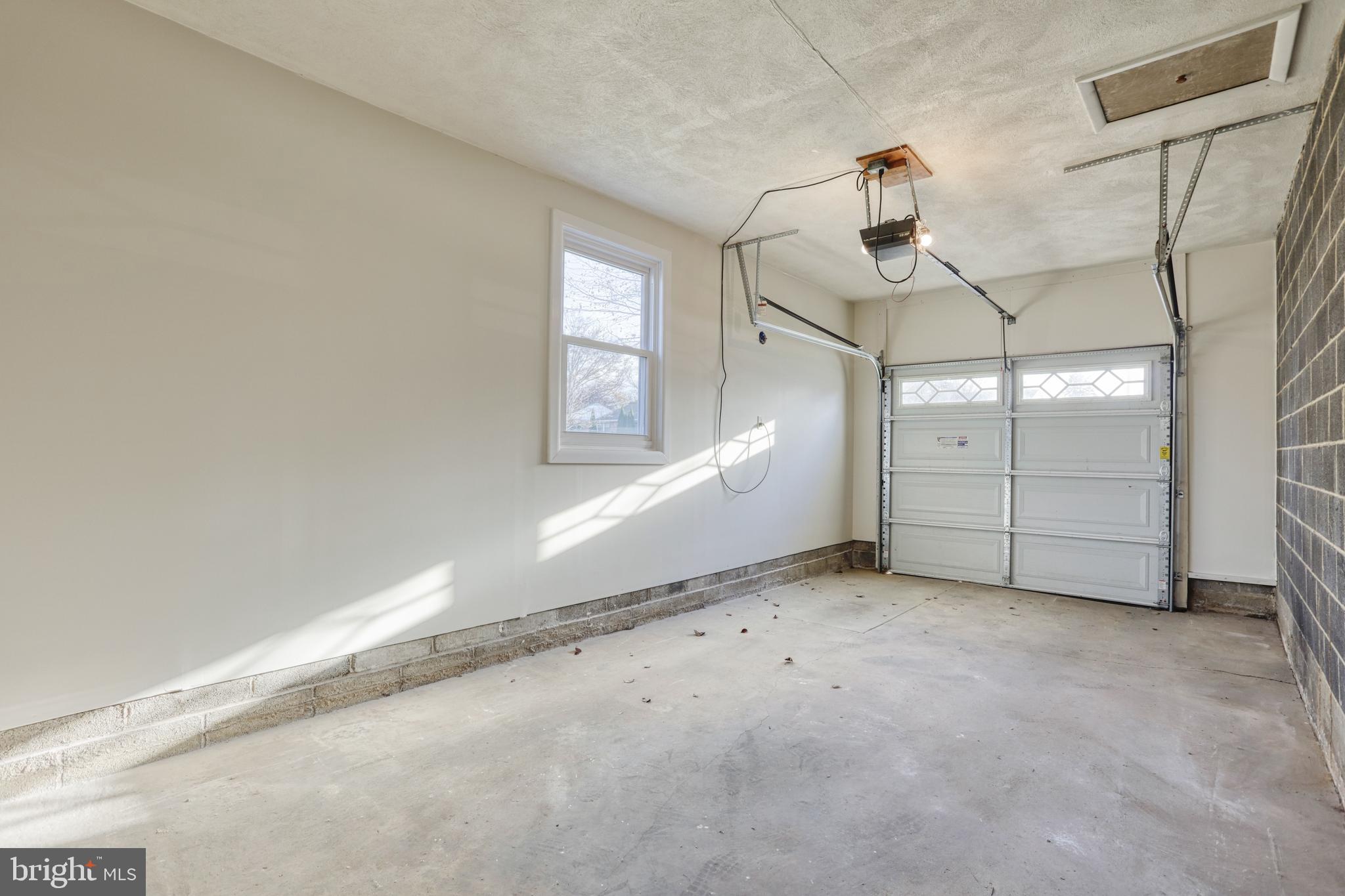 2449 Cambridge Road York, PA 17402 - Photo 38 of 39 Gallery Image 38