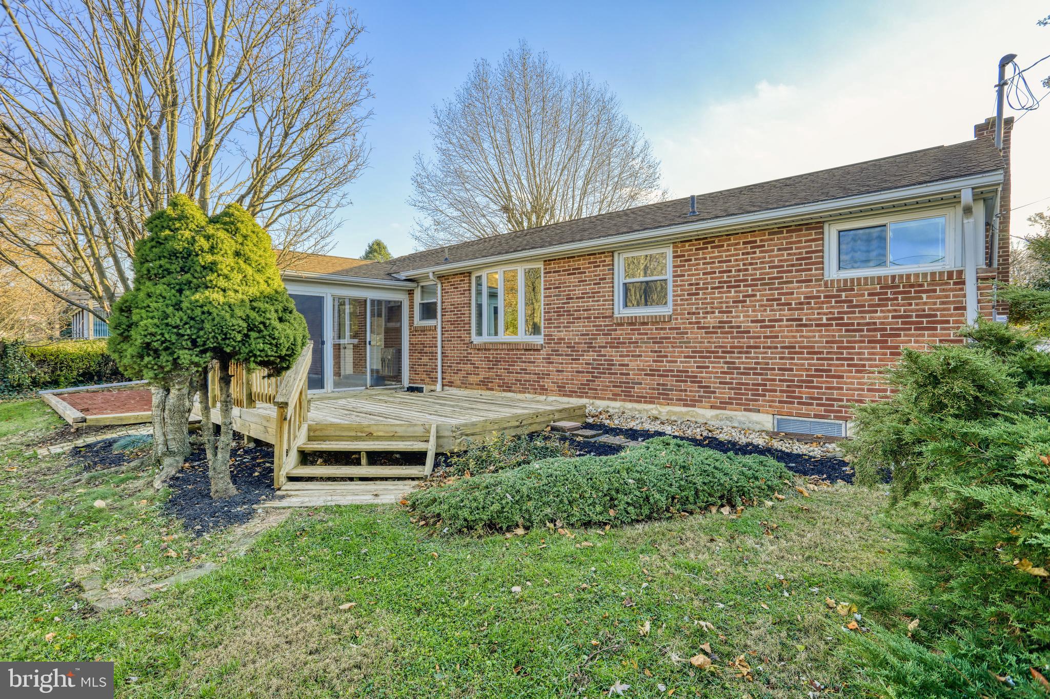 2449 Cambridge Road York, PA 17402 - Photo 5 of 39 Gallery Image 5