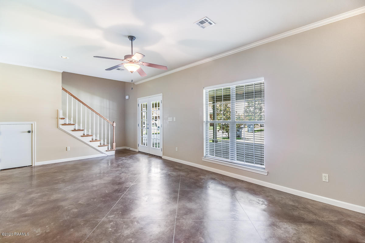 124 Deraney Lane Lafayette, LA 70503 - Photo 3 of 9 Deraney Lane-2