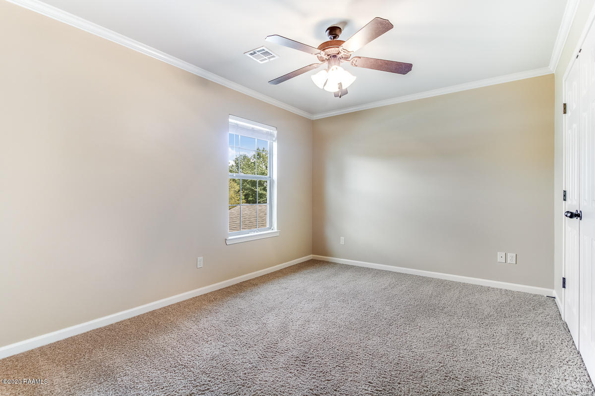 124 Deraney Lane Lafayette, LA 70503 - Photo 8 of 9 Deraney Lane-6