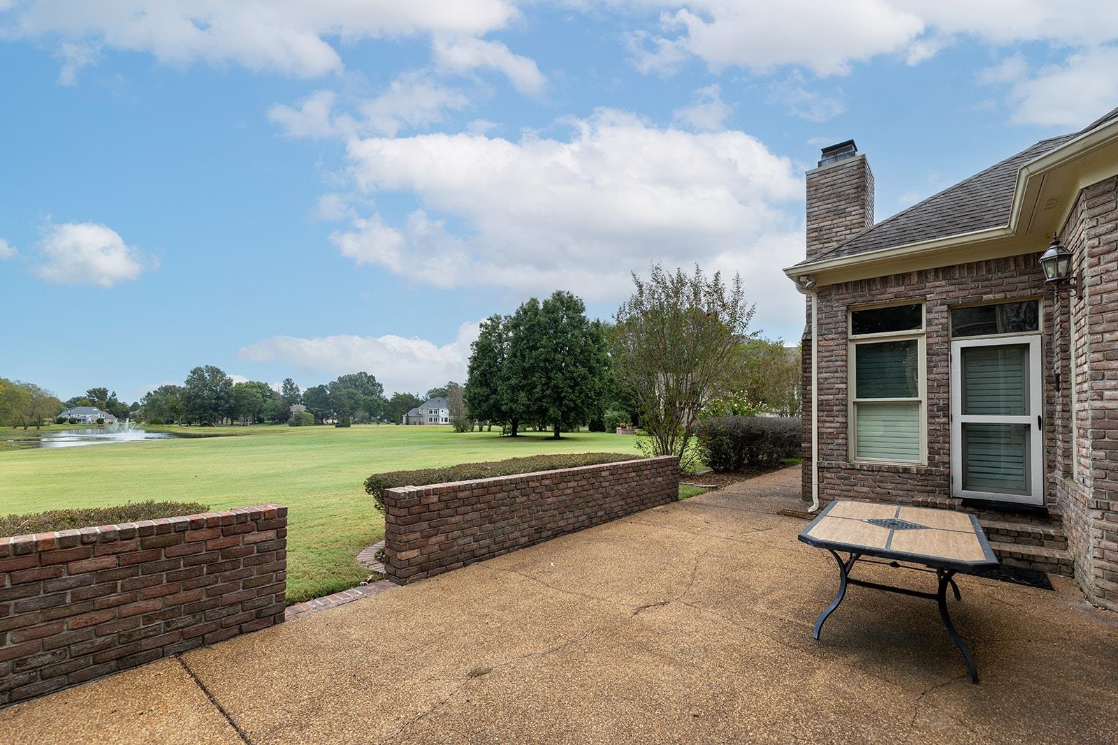 9390 Mayfield Road South Collierville, TN 38017 - Photo 5 of 40 a view of a terrace with sitting area