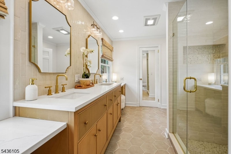 8 Cross Gates Short Hills, NJ 07078 - Photo 22 of 42