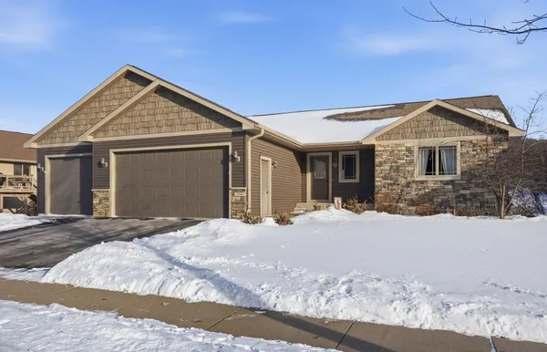 $485,000 | 354 Glenmeadow Street, River Falls, WI 54022