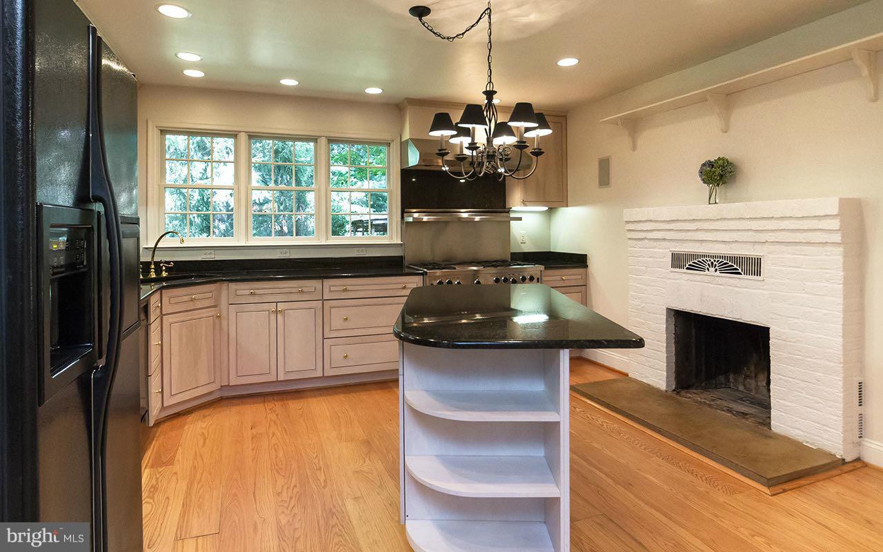 2823 Benson Mill Road Sparks, MD 21152 - Photo 6 of 30 Foodie kitchen w/granite & wood burning fireplace