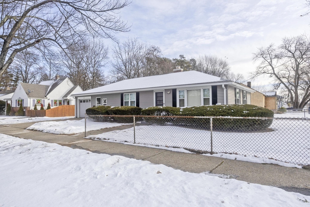 147 Bowles Park Springfield, MA 01104 - Photo 2 of 30