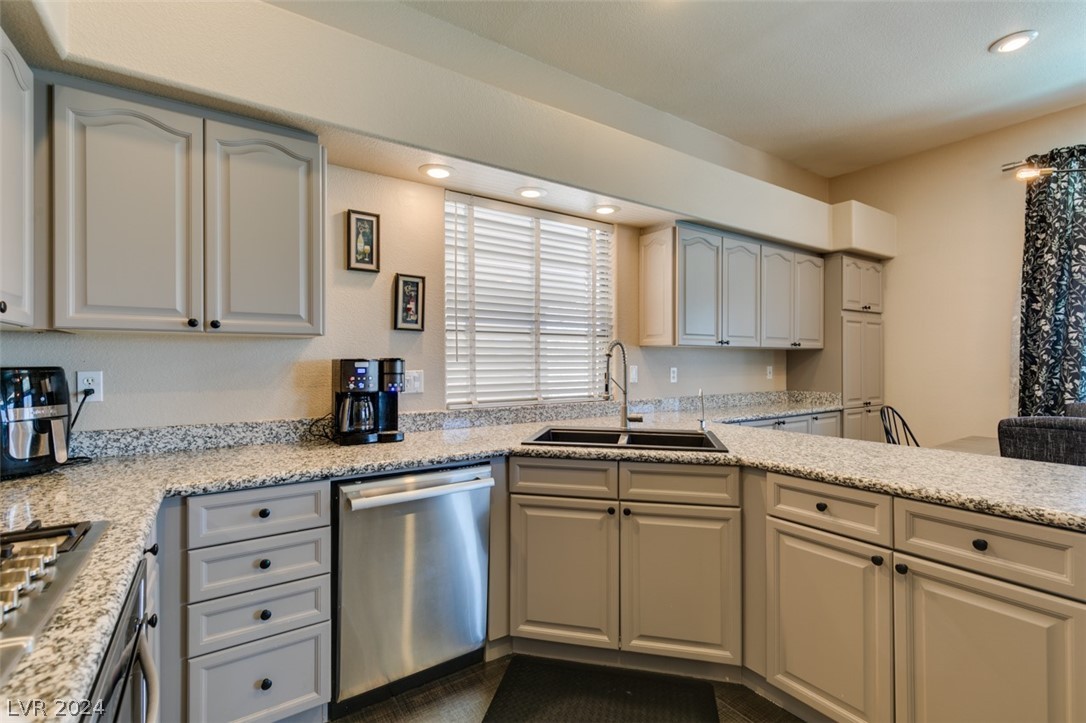 381 Desert Cove Road Henderson, NV 89012 - Photo 31 of 57 Gallery Image 31