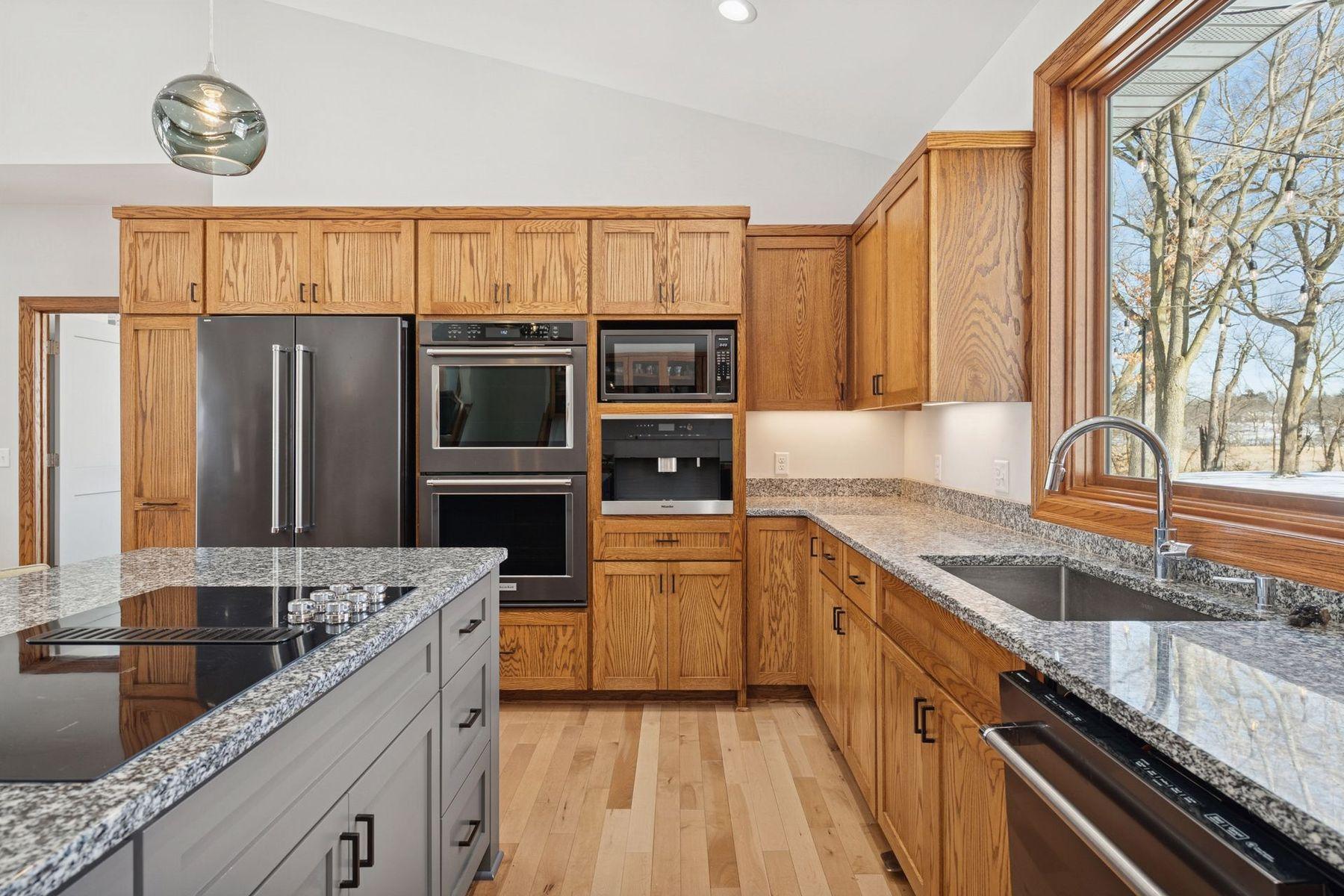 5517 Dickson Road Minnetonka, MN 55345 - Photo 28 of 57