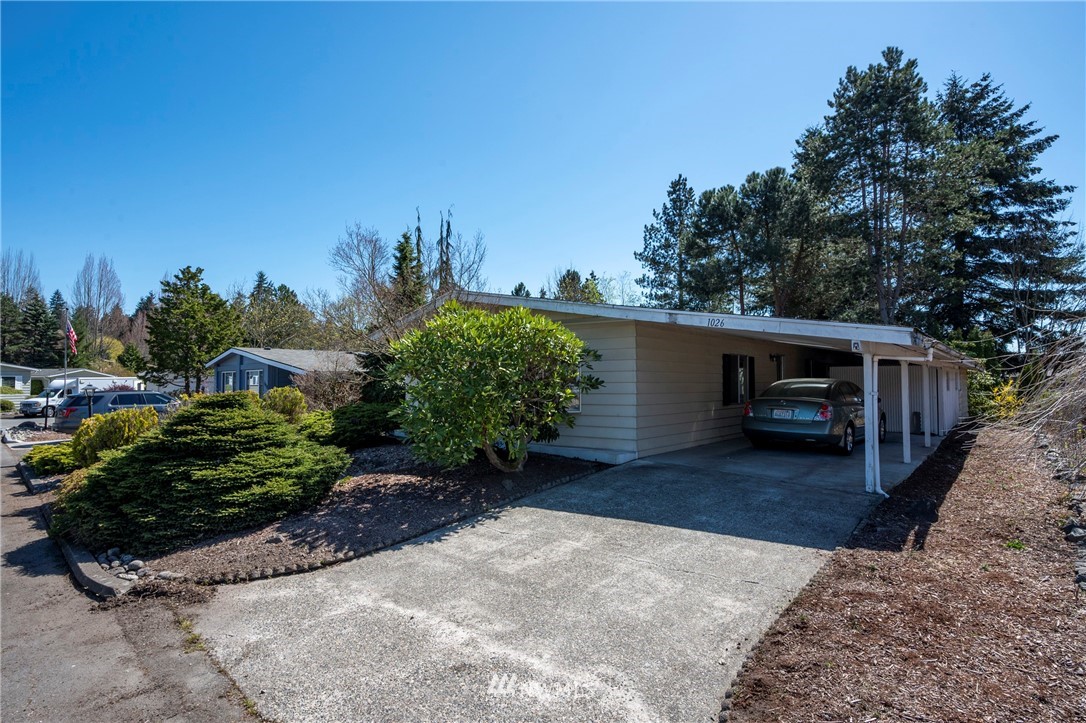 1026 Park Circle Bothell, WA 98021 - Photo 2 of 19