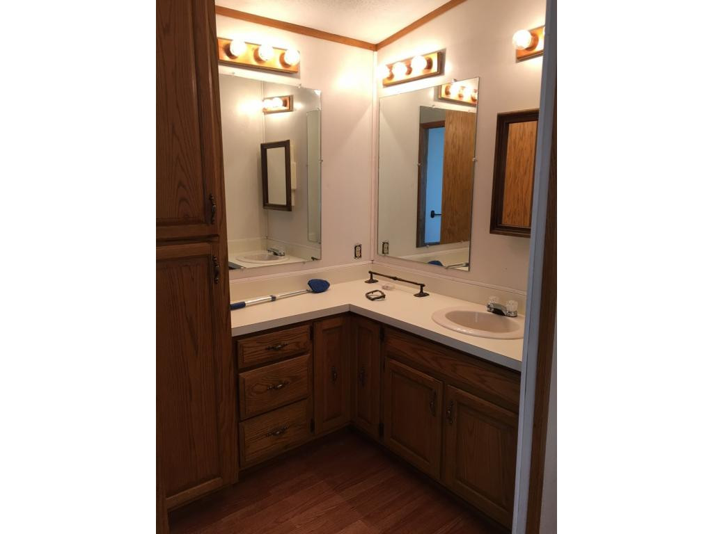 5128 Hummingbird Road Coeburn, VA 24230 - Photo 14 of 36 Master Bathroom