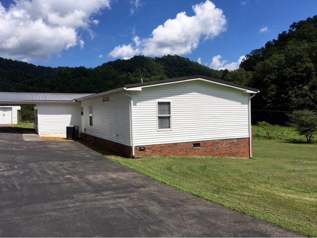 5128 Hummingbird Road Coeburn, VA 24230 - Photo 32 of 36 Large Paved Driveway