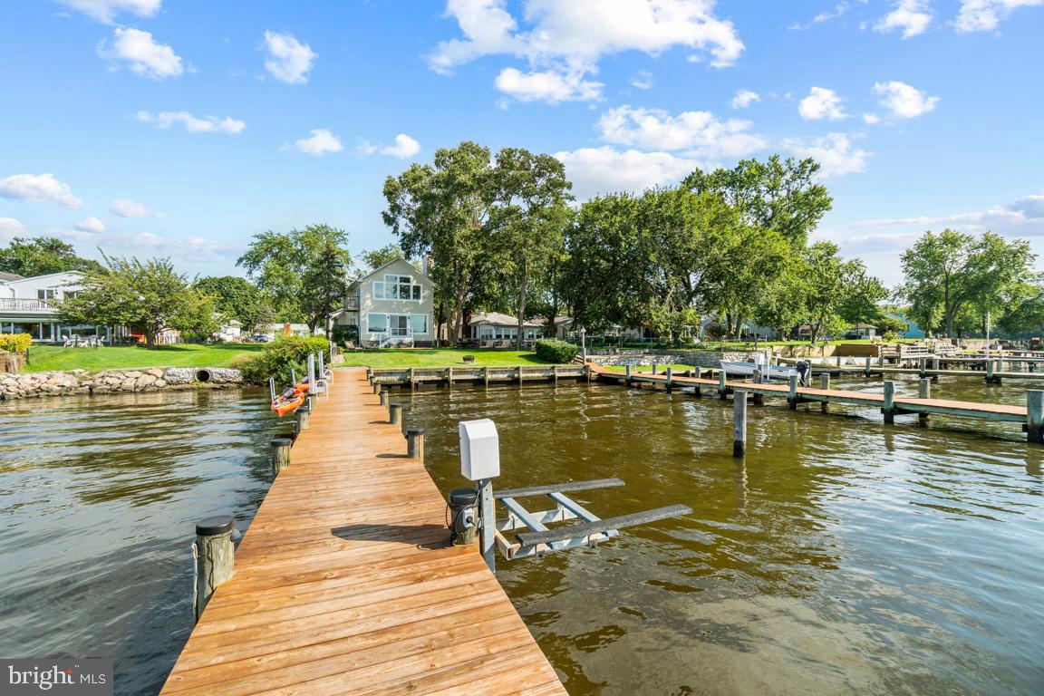 A deep water dock with multiple lifts awaits you