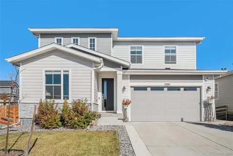 a picture of a wall with a white wall