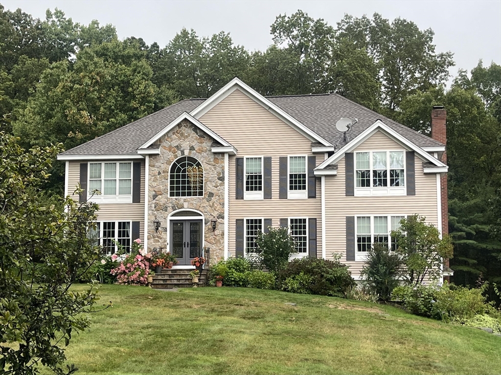 15 Appleton Road Windham, NH 03087 - Photo 1 of 40 Gallery Image 1