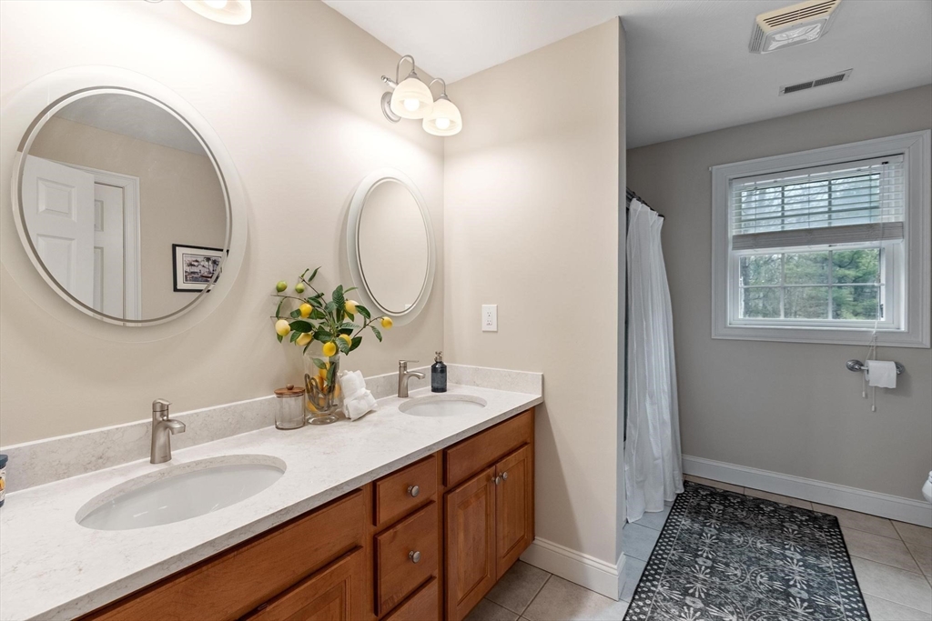 15 Appleton Road Windham, NH 03087 - Photo 19 of 40 Gallery Image 19